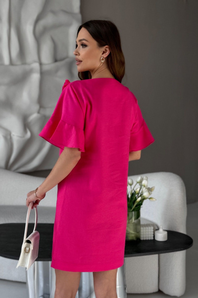 Розовое А-силуэтное платье из льна с воланами и цветком Dilana VIP 2033 малина - фото 11