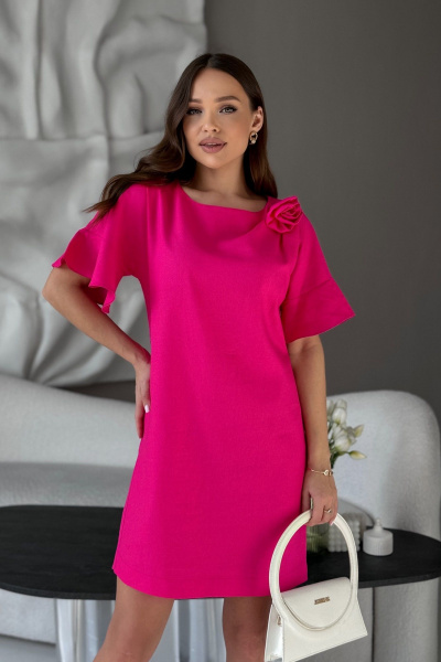 Розовое А-силуэтное платье из льна с воланами и цветком Dilana VIP 2033 малина - фото 3