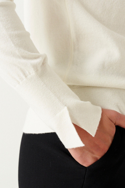 Джемпер базовый с горловиной из трикотажа на каждый день Ketty К-16340 молоко - фото 6