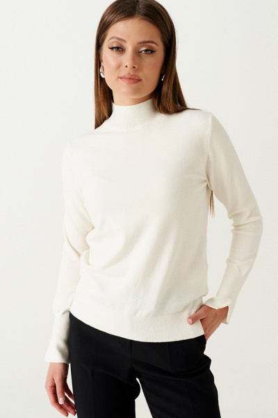 Джемпер базовый с горловиной из трикотажа на каждый день Ketty К-16340 молоко - фото 1