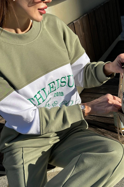 Спортивный костюм из трикотажа с oversize свитшотом и прямыми брюками GO F3062/26-02 - фото 5