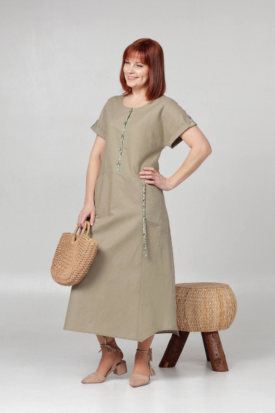 Летнее платье свободного кроя с кулисой на талии Соджи 613 оливковый - фото 2