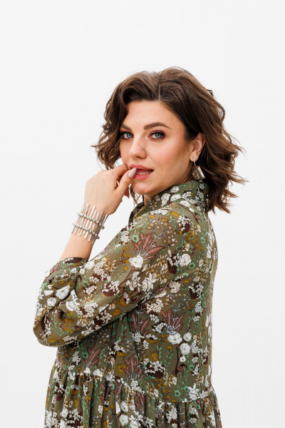 Свободное шифоновое платье с воротником-стойкой и комбинированным низом Anelli 1362 мох - фото 3