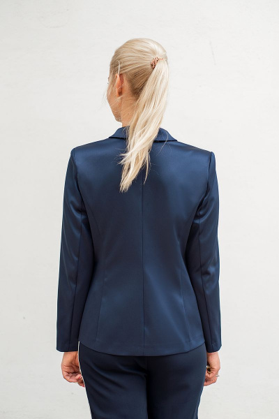 Приталенный синий жакет из текстильного атласа Avila 0806 синий - фото 4