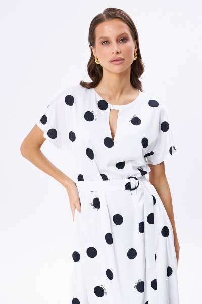 Свободное платье из искусственного шёлка с декольте KaVaRi 1083 принт_горох - фото 6