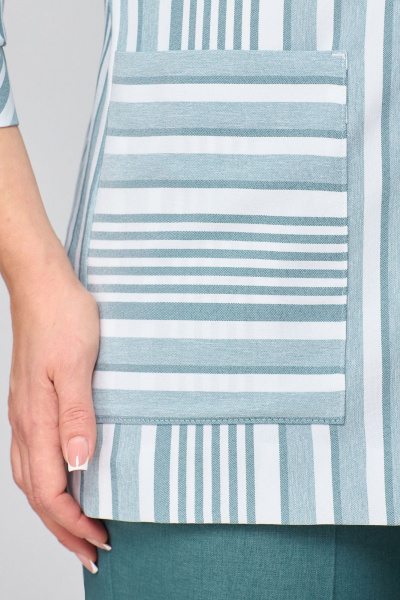 Трехпредметный комплект: жакет, топ и брюки из текстиля Мишель стиль 1133-2 изумруд - фото 8