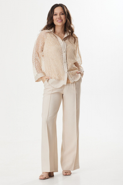 Элегантный комплект из блузы, топа и брюк из поливискозы Магия моды 2414 бежевый - фото 1