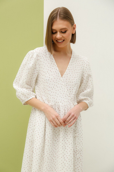 Летнее белое платье на запах с сборками PUR PUR 11-079/4 - фото 4