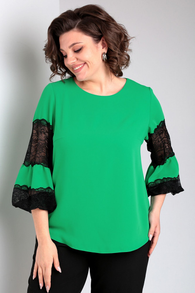 Демисезонная романтическая блуза с кружевом и ярусными рукавами Таир-Гранд 62370 травяной - фото 3