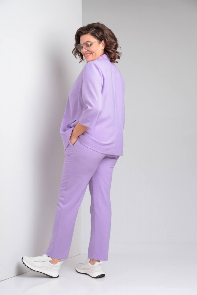 Трехпредметный костюм с пиджаком, брюками и блузой из текстиля Vilena 958 лаванда - фото 8