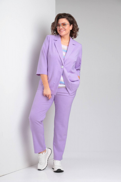 Трехпредметный костюм с пиджаком, брюками и блузой из текстиля Vilena 958 лаванда - фото 1