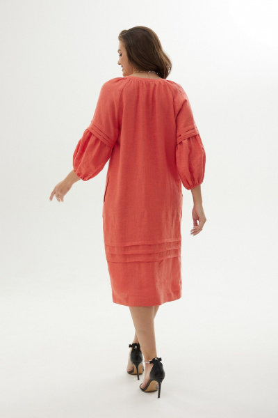 Платье прямого кроя с карманами и декоративными складками MALI 424-010 коралл - фото 4