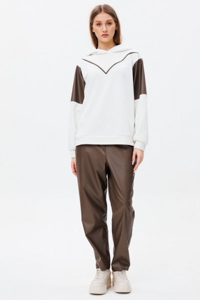 Костюм из кожи и экокожи с свободным кроем FAMA F03-0203 браун/молочный - фото 2