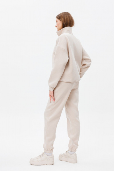 Брюки и толстовка в стиле спорт-шик из трикотажа FAMA F02-0104 молочный_экрю - фото 6