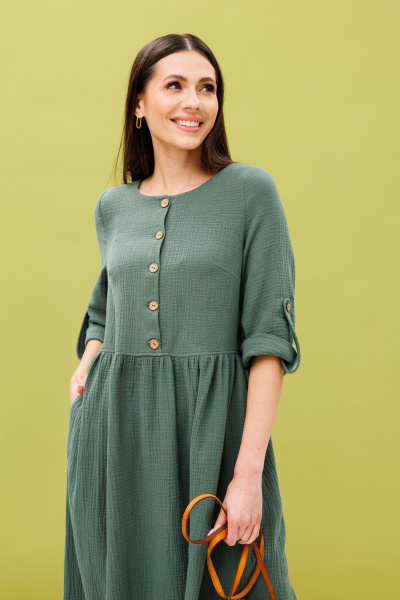 Зеленое платье свободного силуэта с отрезной линией талии Ларс Стиль 892 - фото 3