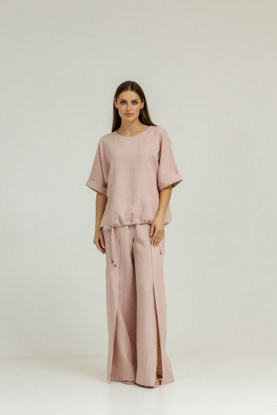 Костюм из льна с блузой кимоно и разрезом Atelero 1098П пудровый - фото 1