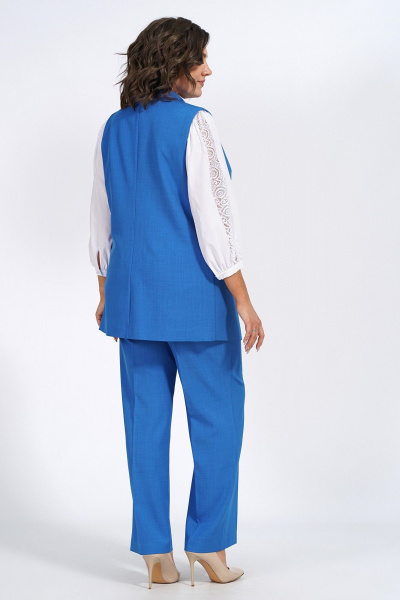 Деловой комплект из жилета, блузки и брюк из текстиля Пинск-Стиль 124 василек - фото 8