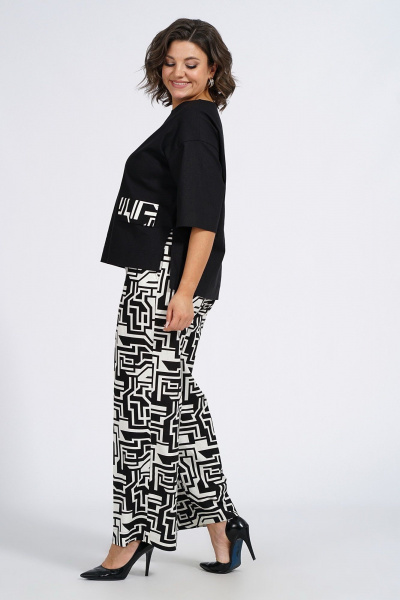 Модный демисезонный комплект из жилета, блузки и брюк Пинск-Стиль 135 черный_белая_геометрия - фото 9