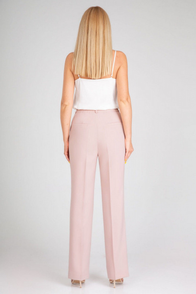 Деловой брючный костюм из текстиля с высокой посадкой IVARI 10609 пудра - фото 6