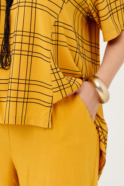 Блуза и брюки из текстиля с гипюром и резинкой летний комплект Almirastyle 348 горчица - фото 6