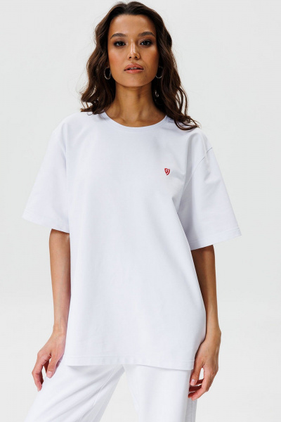 Белая оверсайз футболка с вышивкой и карманом GO F1001/01-01. 164-170 - фото 1