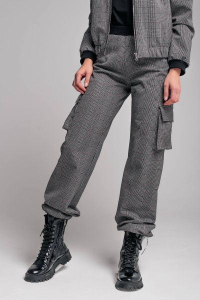 Джоггеры из трикотажа с накладными карманами Legend Style P-002 черно-белый - фото 6