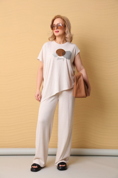 Летний костюм из трикотажа и вискозы с оригинальной аппликацией LM К7848 - фото 1