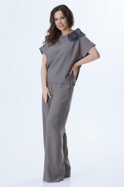 Элегантный комплект из блузы и брюк из вискозы для летних дней Магия моды 2419 серый - фото 3