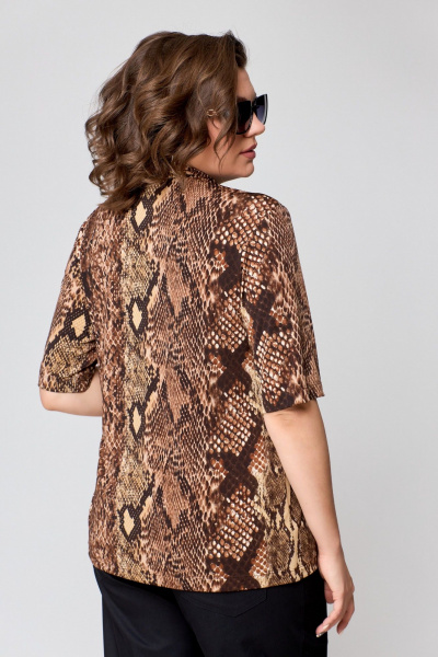 Джемпер с воротником-стойкой и рукавом 3/4 из струящегося трикотажа Bliss 8092 коричневый_змея - фото 5