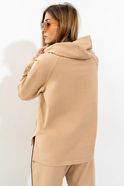 Костюм из трикотажа с капюшоном и разрезами по бокам Luna 158 горчица - фото 7