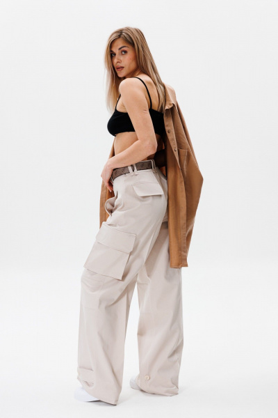 Карго брюки с накладными карманами в стиле повседневного комфорта FAMA F04-0203S бежевый - фото 10