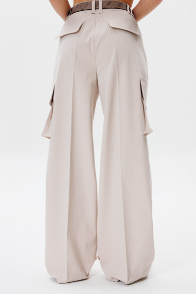 Карго брюки с накладными карманами в стиле повседневного комфорта FAMA F04-0203S бежевый - фото 9