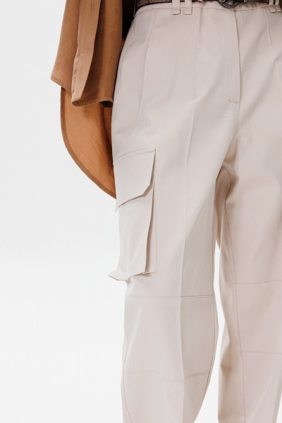 Карго брюки с накладными карманами в стиле повседневного комфорта FAMA F04-0203S бежевый - фото 7