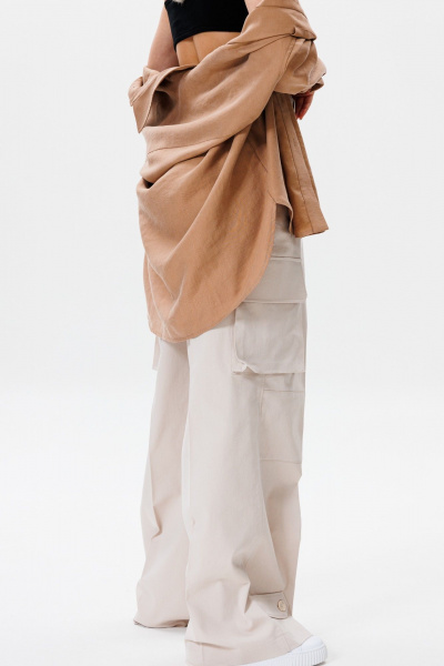 Карго брюки с накладными карманами в стиле повседневного комфорта FAMA F04-0203S бежевый - фото 3