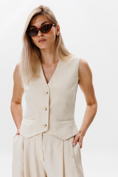 Льняной жилет из натурального материала для стильных образов FAMA F10-03L молочный экрю - фото 9