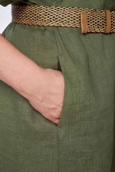 Зеленое платье с разрезом и вырезом из лен-текстиля летом Диомант 1976 хаки - фото 9