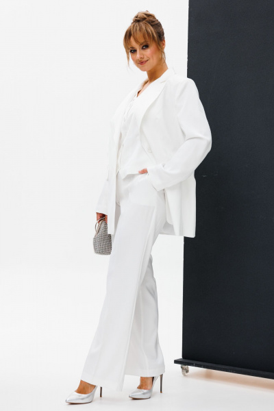 Костюм-тройка из костюмной ткани с жакетом, жилетом и брюками Mubliz 173 белый - фото 9