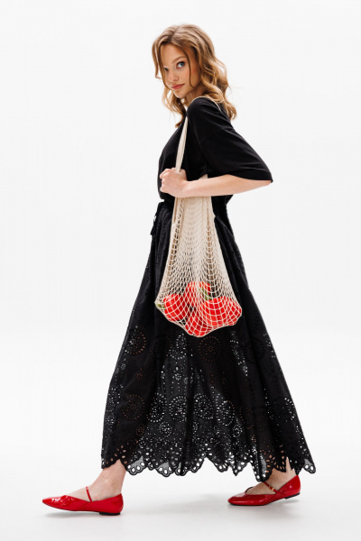 Черная юбка с вышивкой и фестонами, миди длины EOLA 2630 черный - фото 10