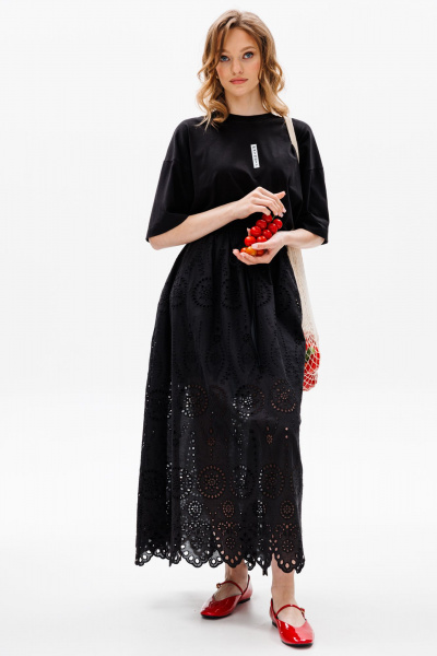 Черная юбка с вышивкой и фестонами, миди длины EOLA 2630 черный - фото 8