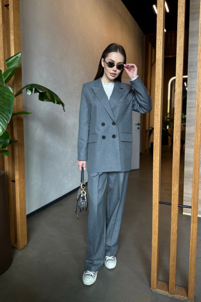 Свободные брюки из текстиля с складками и поясом Skipper Design 617 серый - фото 1