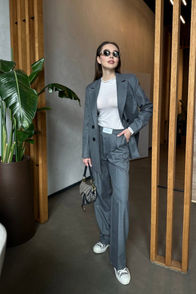 Свободные брюки из текстиля с складками и поясом Skipper Design 617 серый - фото 3