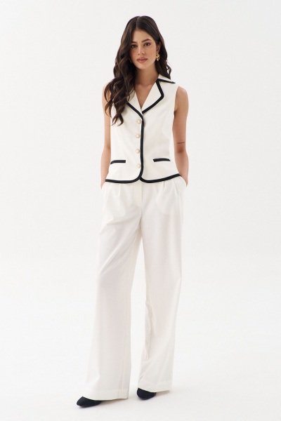 Летний белый костюм жилет и укороченные брюки из текстиля RINKA 1256 молочный - фото 1