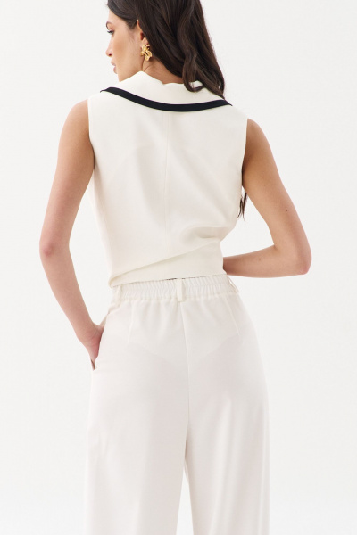 Летний белый костюм жилет и укороченные брюки из текстиля RINKA 1256 молочный - фото 11