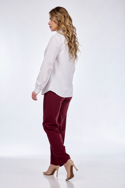 Белая хлопковая рубашка с нагрудными вытачками и вышивкой Takka Plus 24-225 - фото 11