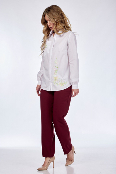 Белая хлопковая рубашка с нагрудными вытачками и вышивкой Takka Plus 24-225 - фото 6