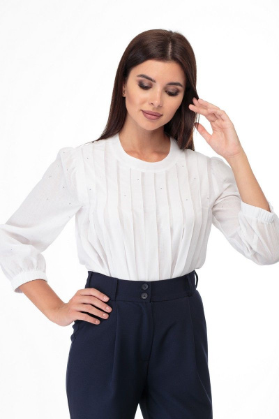 Демисезонная хлопковая блуза с кружевами и сборками Anelli 848 белый - фото 8