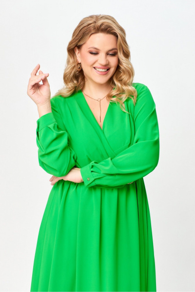 Демисезонное платье свободного силуэта с запахом Laikony L-761 зелень - фото 2