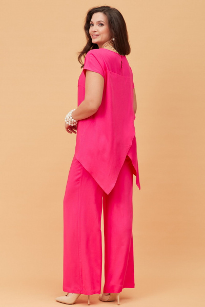 Летний розовый костюм из текстиля с блузкой и брюками Andina city 9017 фуксия - фото 2