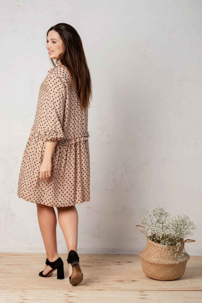 Платье свободного силуэта с рюшами и пуговицами Mislana 656 бежевый - фото 6