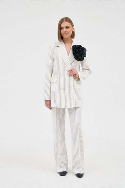 Белый деловой костюм из костюмной ткани с двубортным жакетом PUR PUR 11-170/1 - фото 4